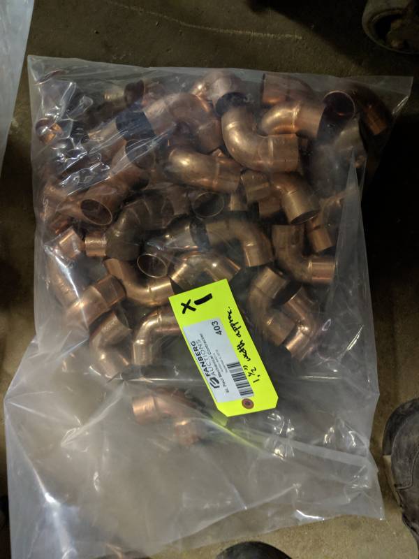 lot 403 image: 1-12in. Brass Pipe Fittings