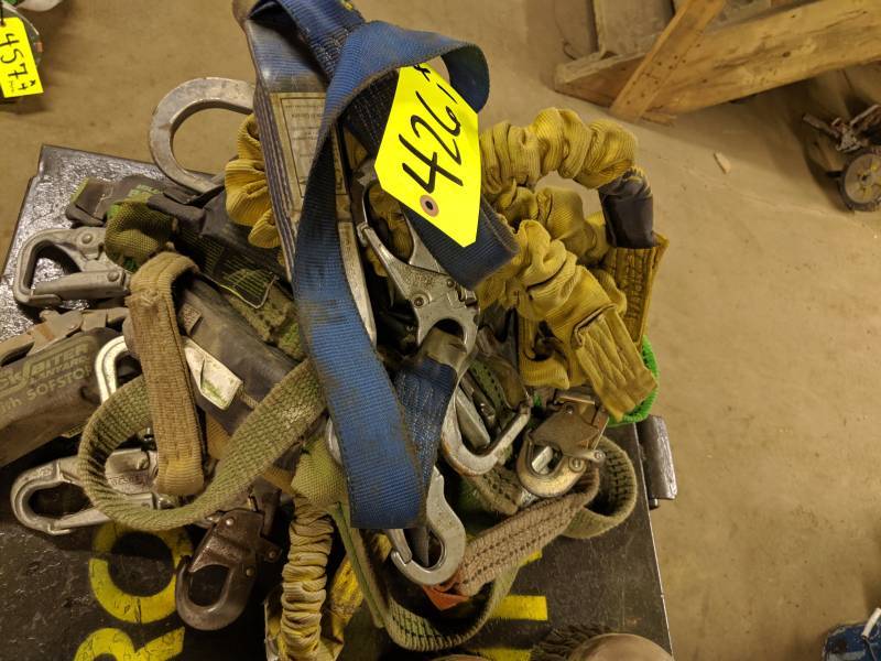 lot 426 image: Nylon Tie-Downs