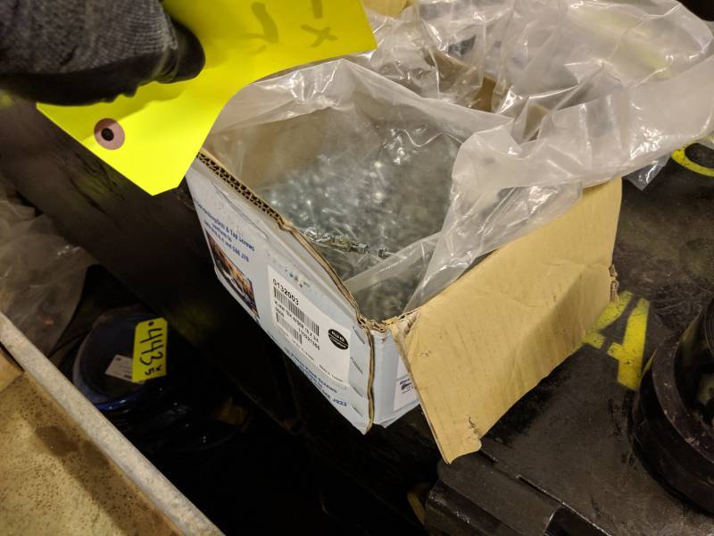 lot 429 image: Fastenal HI-HW TEK WSER 10x34 Screws