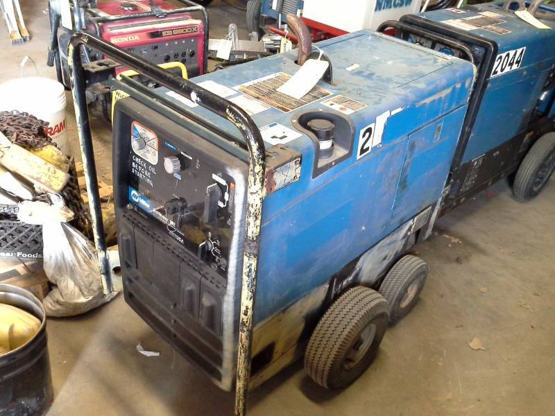 lot 110 image: Miller Trailblazer 302 CCCV ACDC Welder and 11000w Generator