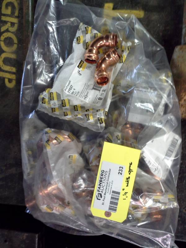 lot 233 image: 1-14in. Brass Pipe Fittings