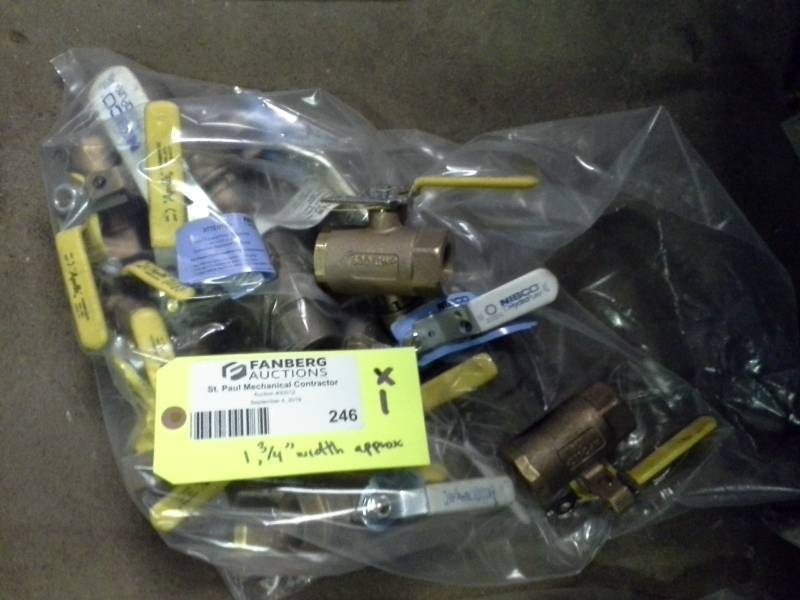 lot 246 image: 1-34in. Brass Pipe Shutoff Valve Fittings