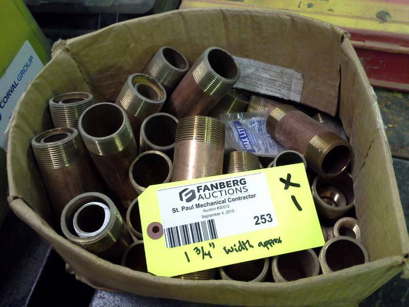 lot 253 image: 1-34in. Brass Pipe Fittings