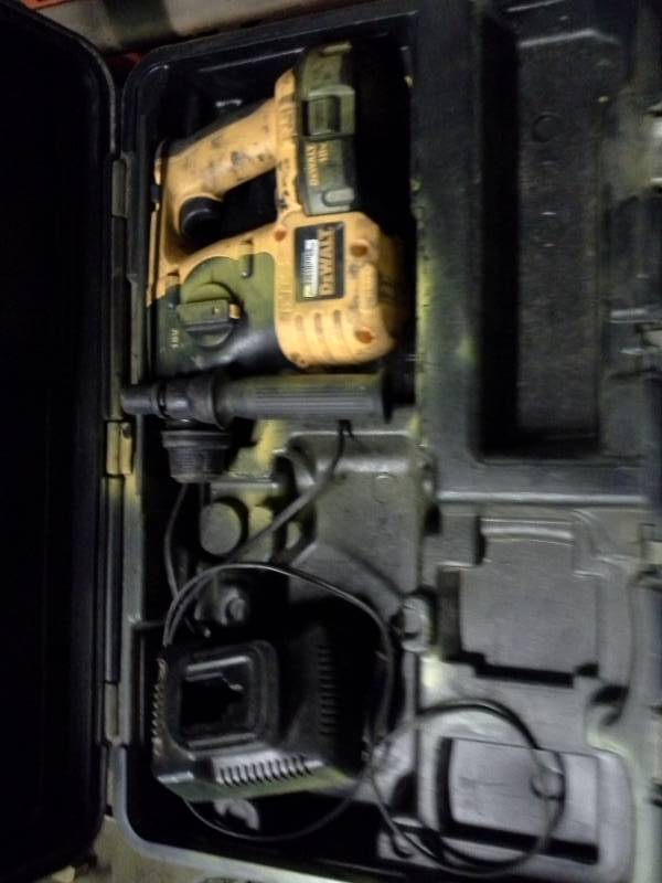 lot 263 image: DeWalt DC212 18V SDS Hammer, Battery, Charger, Case