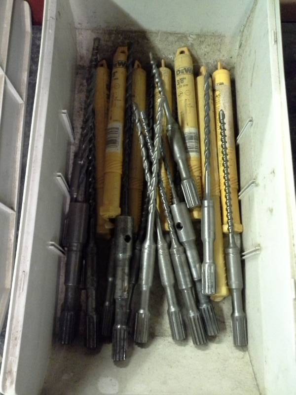 lot 266 image: DeWalt Spline Shank Drill Bits