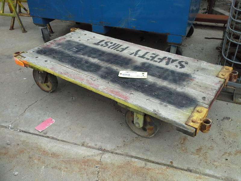 lot 147 image: Wooden Cart