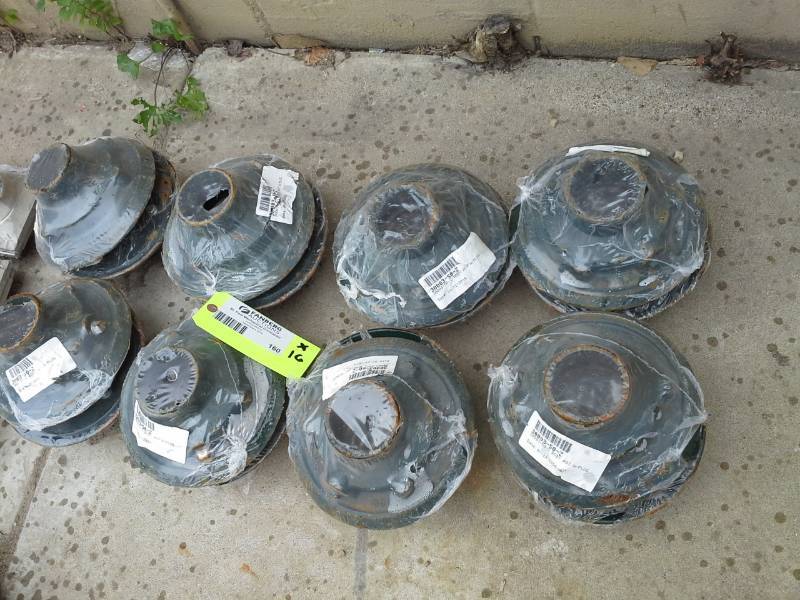 lot 160 image: Lot of (16) 2016 30003-50-Z Body Assembly with Plug