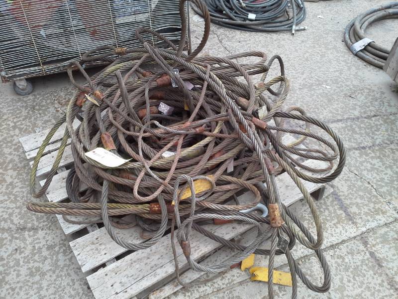 lot 165 image: Steel Cable with Crimped Loop Hook