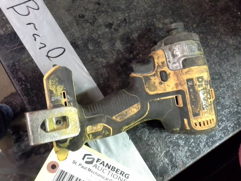 lot 185 image: DeWalt DCF887 14in. Impact Driver