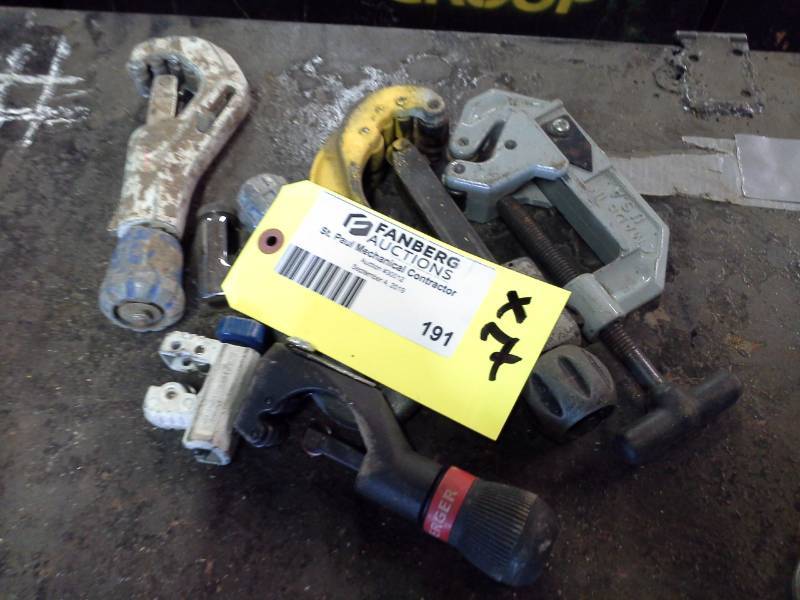 lot 191 image: Lot of (7) Screw Clamps