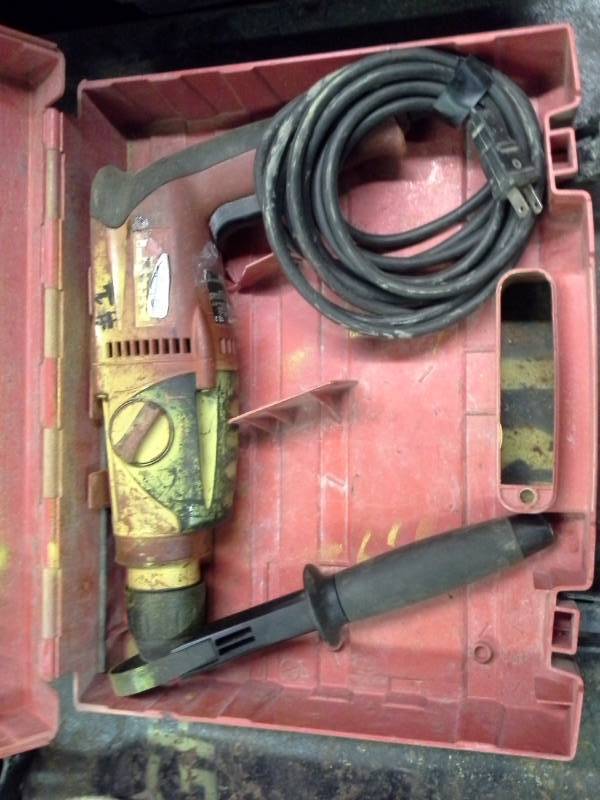 lot 205 image: Hilti TE2 ConcreteSteel Drill, Case