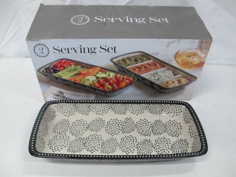 lot 17 image: Baum Dishwasher Safe Ceramic Serving Set in Black ONLY SERVING TRAY