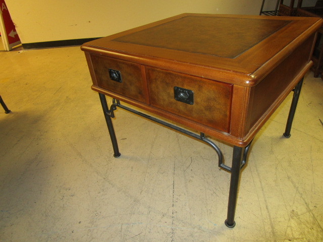 lot 105 image: END TABLE
