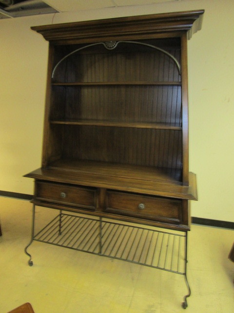 lot 106 image: DISPLAY CABINET