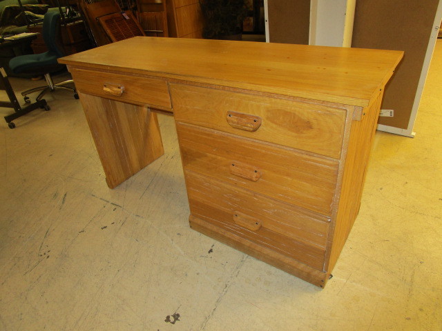 A Brandt Ranch Oak Desk Early Fall Furniture Professional