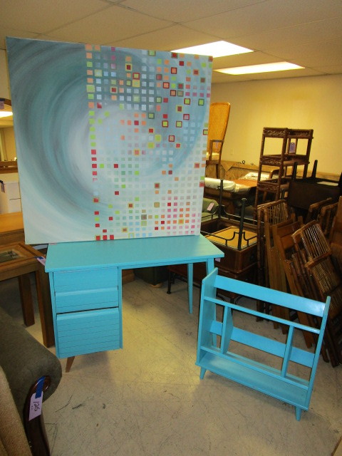 lot 118 image: MID CENTURY DESK, MID CENTURY BOOKSHELF AND PAINTING