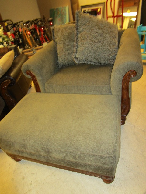 lot 125 image: BAUHAUS ARMCHAIR WITH OTTOMAN