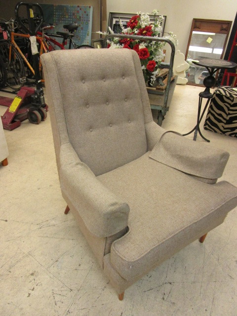 lot 129 image: MID CENTURY ARMCHAIR