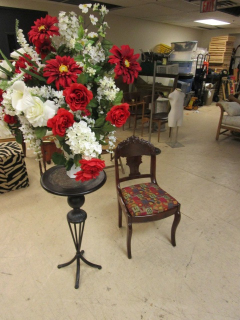 lot 132 image: ACCENT TABLE, CHAIR AND SILK FLOWERS WITH VASE