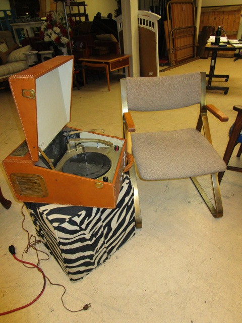 lot 138 image: COLUMBIA RECORD PLAYER, MID CENTURY Z CHAIR AND ZEBRA STRIPPED OTTOMAN