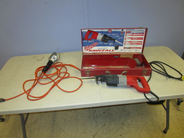 lot 173 image: MILWAUKEE SAWZALL SAW
