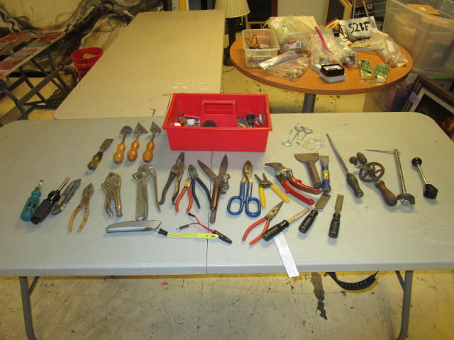 lot 177 image: PLIERS, CHISELS AND SHEARS