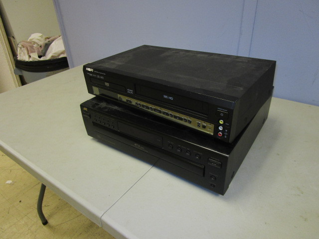 lot 190 image: PHILLIPS DVDVHS PLAYER AND JVC FIVE DISC DVD PLAYER