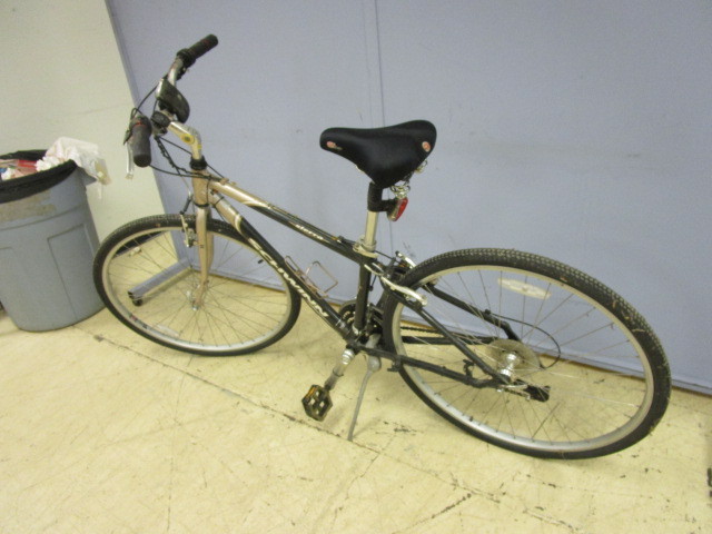 schwinn sierra 700