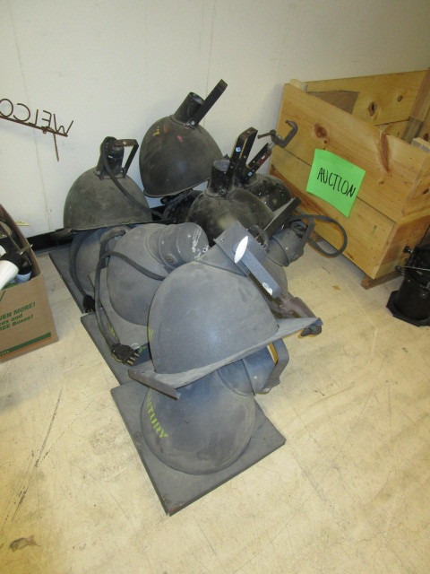 lot 225 image: CENTURY LIGHTING AND ALTMAN 14 SCOOP STAGE LIGHTING