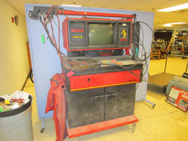lot 226 image: BEAR ENGINE ANALYZER WITH EMISSION ANALYZER