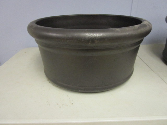 lot 237 image: TERRACOTTA POTS