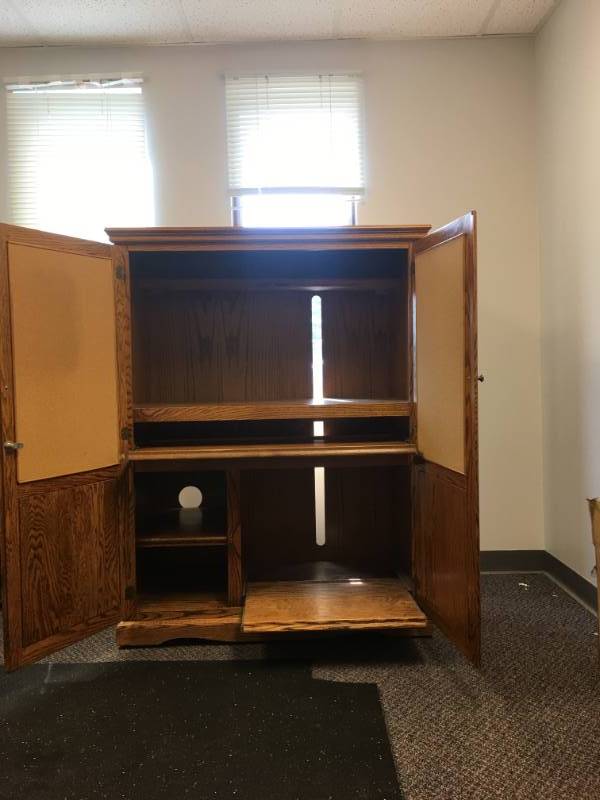 lot 1 image: Oak Cabinet Workstation