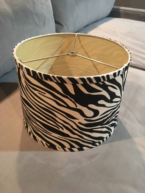 lot 20 image: Zebra print drum lamp shade