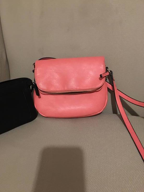 lot 38 image: 2 Small Purses