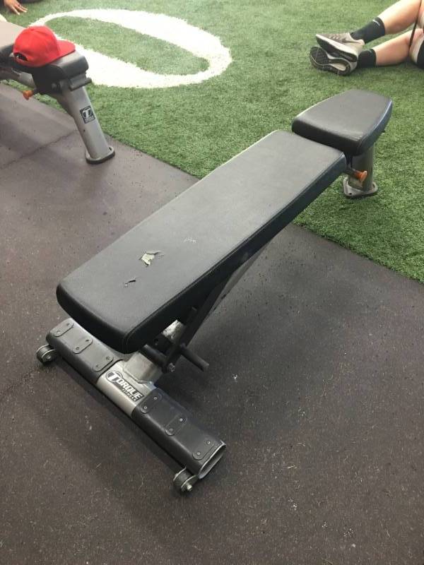 lot 4 image: Exercise Weight Bench