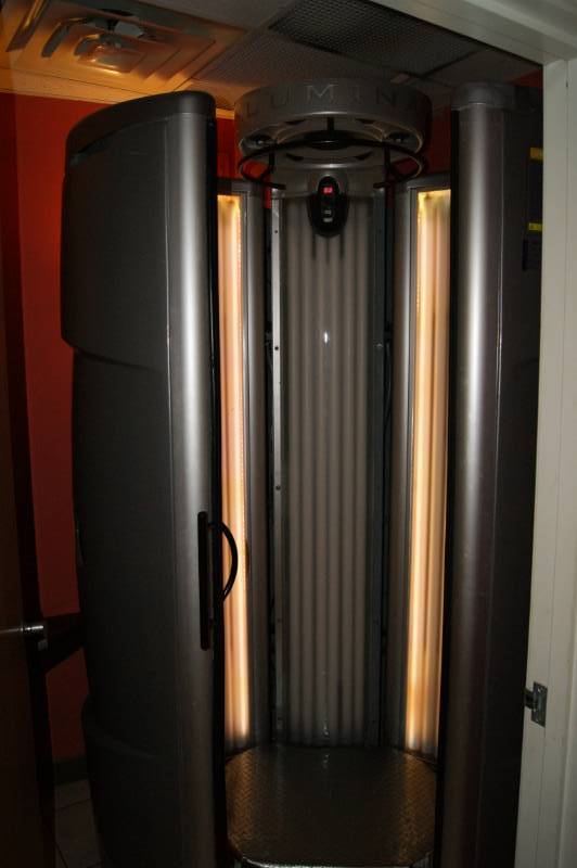 lot 6 image: Lumina Stand Up Tanning Booth