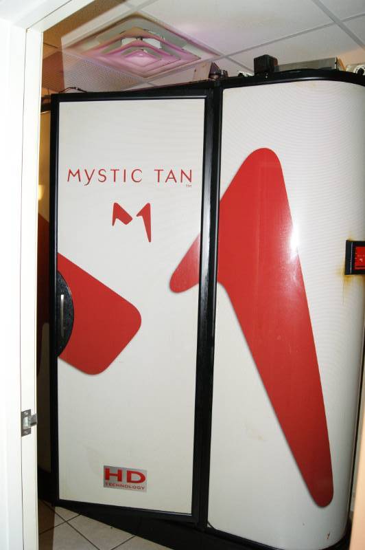 lot 7 image: Mystic HD Conversion Spray Unit By Sunless Inc.
