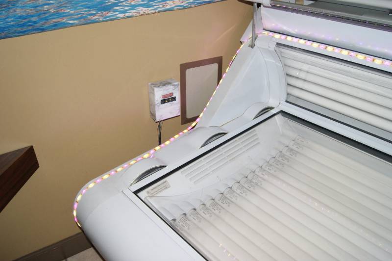 Ergoline 450 Closing of A Tanning Salon. Commercial Tanning Beds
