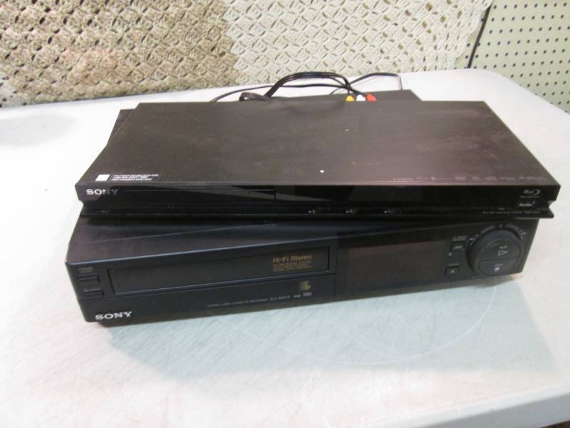 lot 27 image: Sony BDP-BX37 Blu Ray DiscDVD Play...