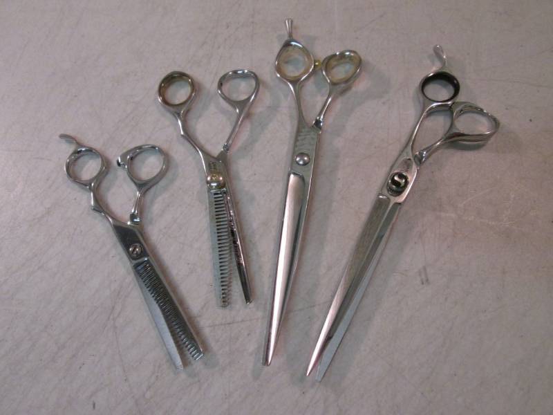 lot 33 image: Lot of Grooming Shears  EC1...