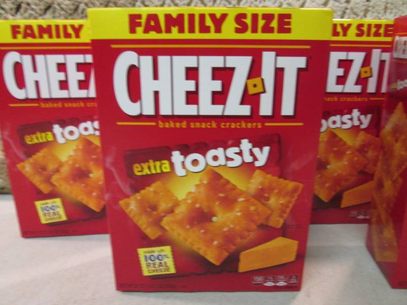 lot 44 image: 4 Family Size Boxes of Cheez-It Ext...