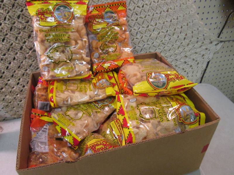 lot 71 image: Box Full of Old Fashoned and Barbeq...