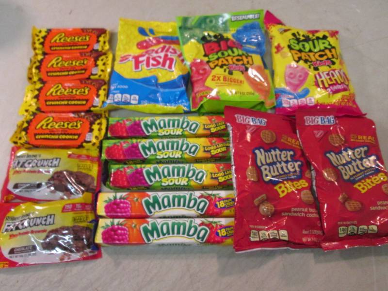 lot 78 image: Assorted CandySnacks  B-4...
