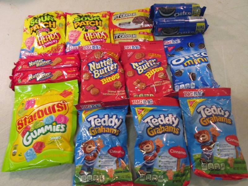 lot 82 image: Assorted CandySnacks  B-4...