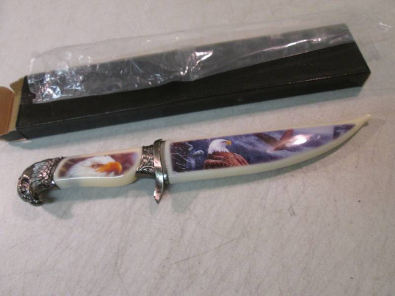 lot 110 image: 12.5 Decorative Eagle Knife with S...