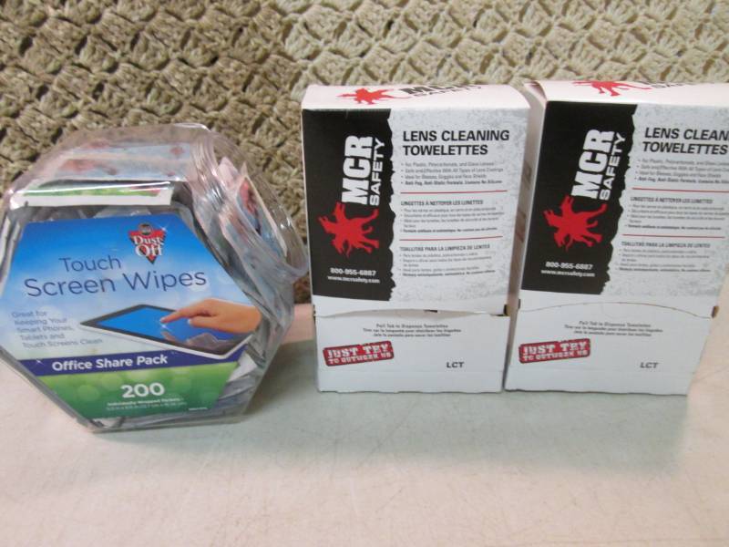 lot 113 image: Container of Touch Screen Wipes and...