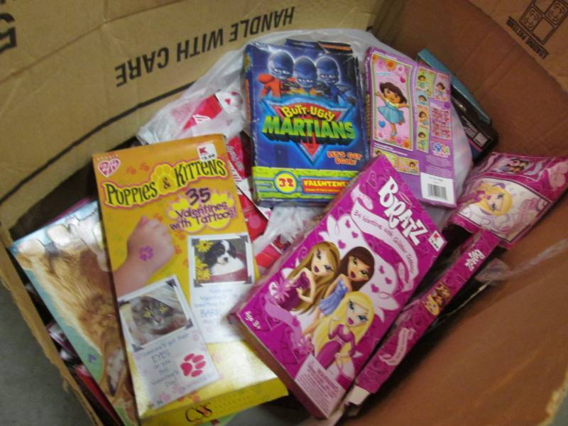 lot 116 image: Large Lot of Valentines Card Kits a...
