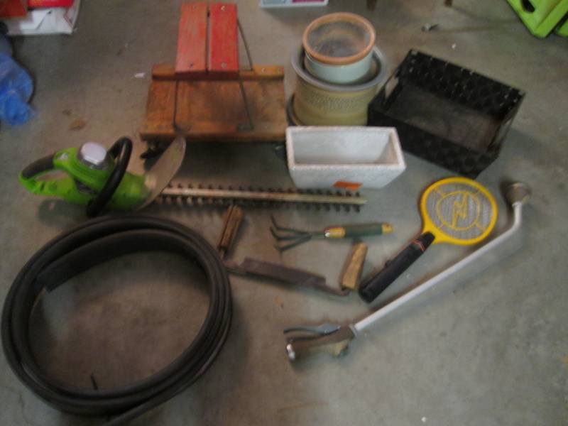 lot 129 image: Lot of Misc See Photos  RMT...