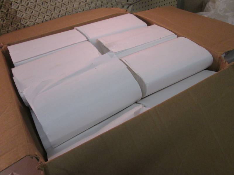 lot 137 image: 28 Bundles of Tri-Fold Paper Towels...