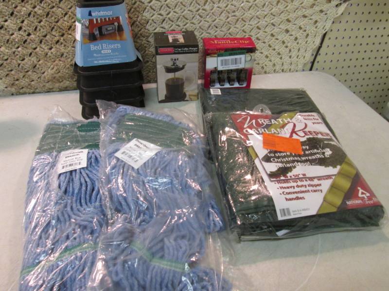 lot 144 image: Lot of Misc See Photos  D-3...